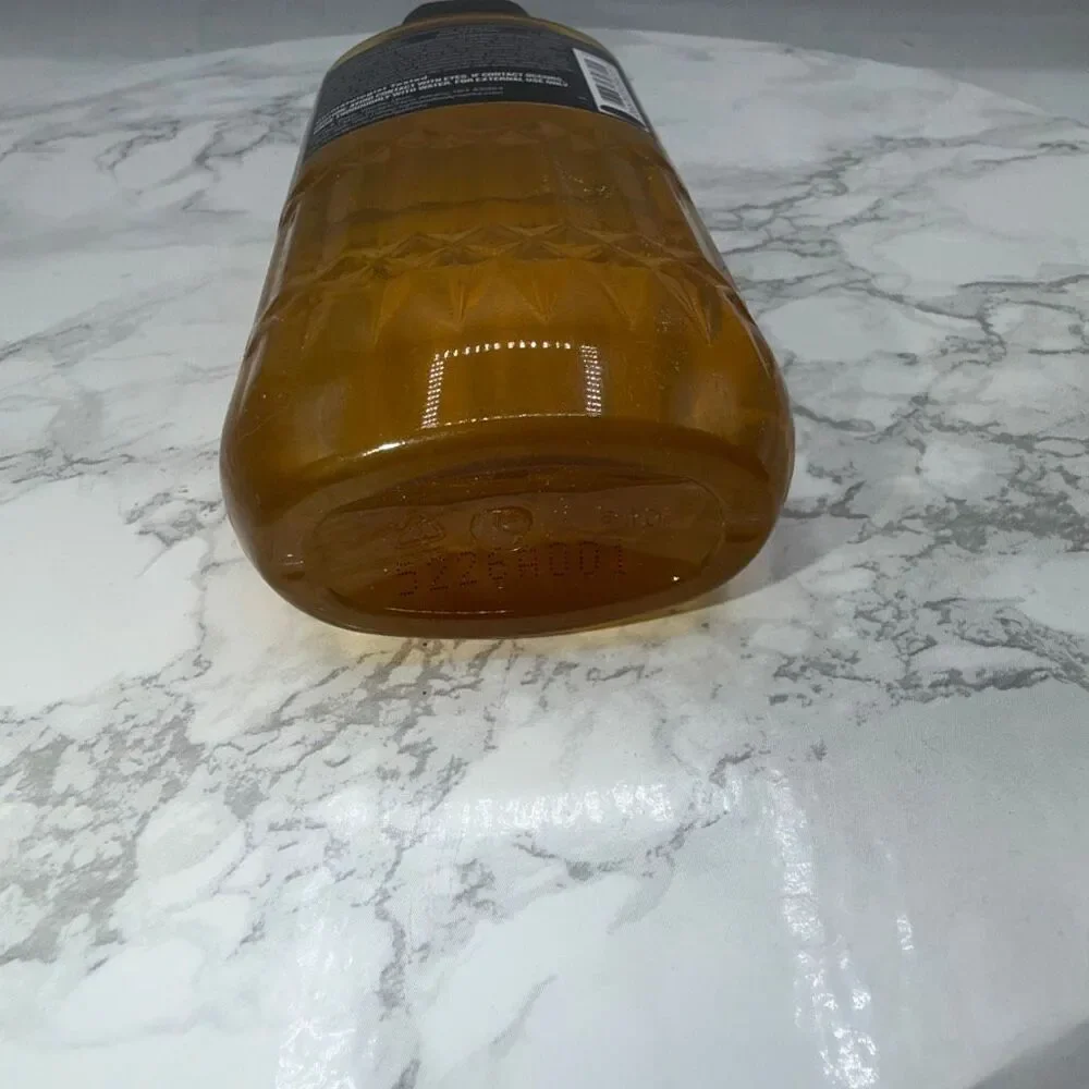 BATH & BODY WORKS Whiskey Reserve 3-in-1 Hair, Face and Body Wash-10 Fl oz NEW!
